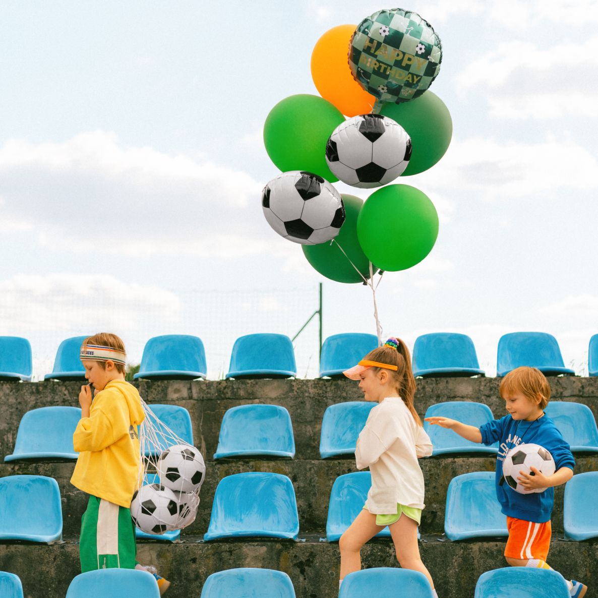 18'' Μπαλόνι Happy Birthday με μπάλες ποδοσφαίρου