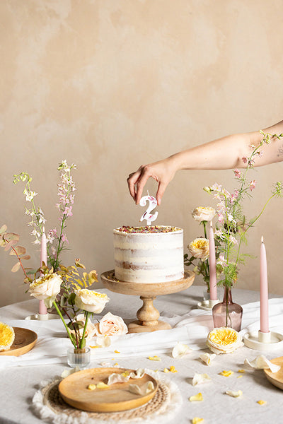 Άσπρο κεράκι με φυσικά λουλούδια - Αριθμός 2