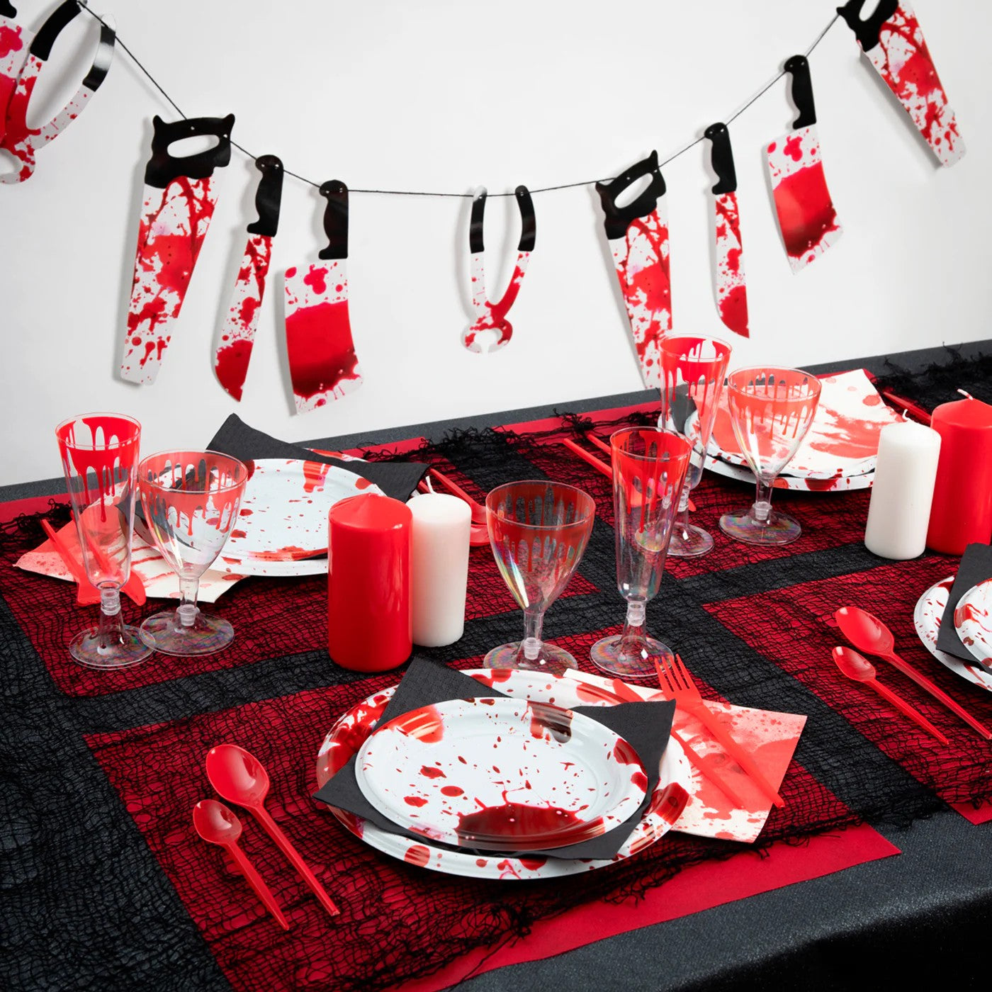 Γιρλάντα Ματωμένα Μαχαίρια (3 μέτρα)