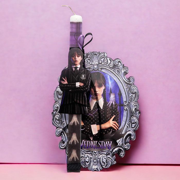 Λαμπάδα Wednesday Addams με Ξύλινο Κάδρο