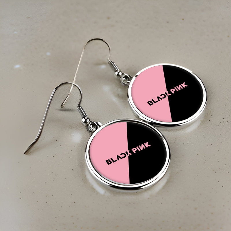 Μεταλλικά Σκουλαρίκια στρογγυλά - Blackpink Logo