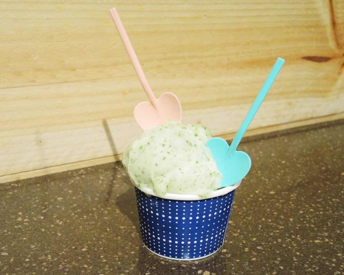 Mini Κουταλάκι καρδούλα σε χρώμα μέντας (8 τεμ)