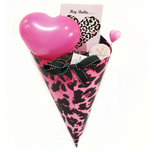Μπουκέτο Βαλεντίνου με εσώρουχο και δωράκια Λεοπάρ