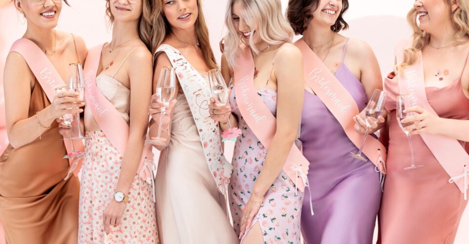Κορδέλa μπάτσελορ Bride to be με λουλούδια
