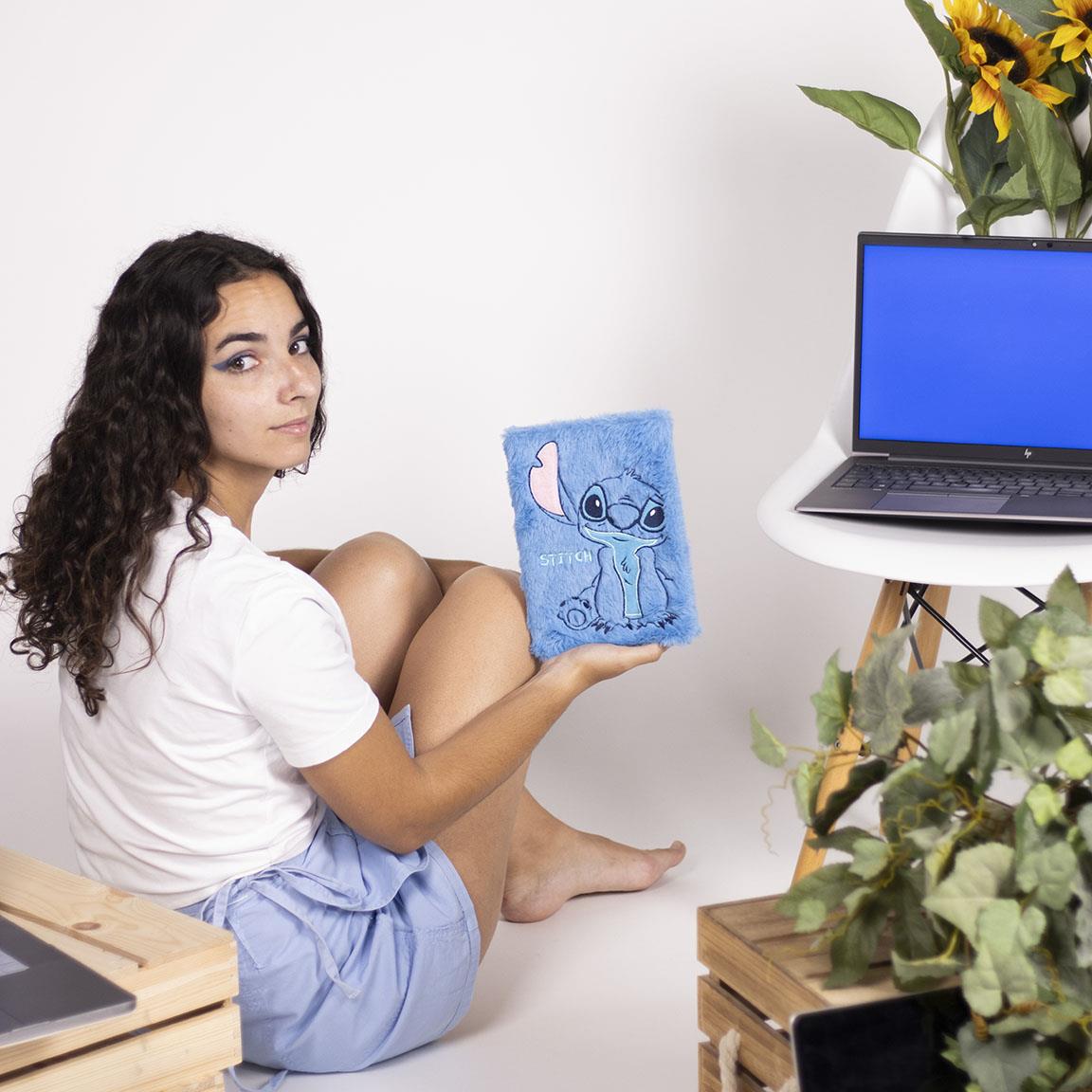 Σημειωματάριο Stitch γούνινο